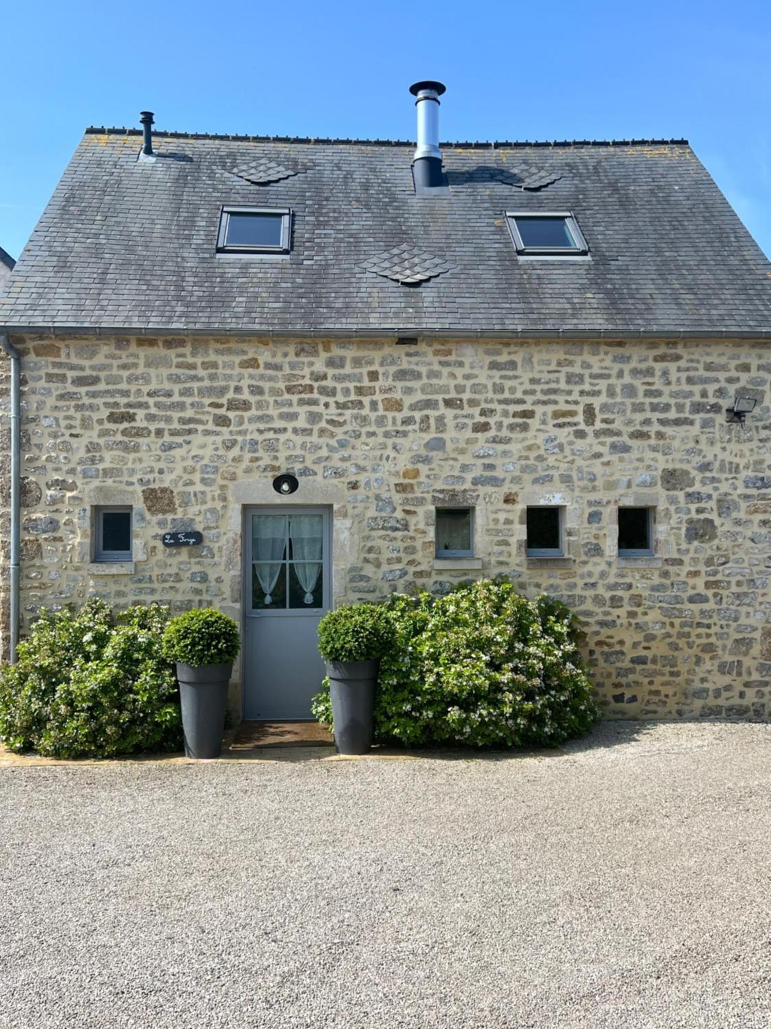 La Forge, Gite Familial,A Sainte Mere Eglise Villa Exteriör bild